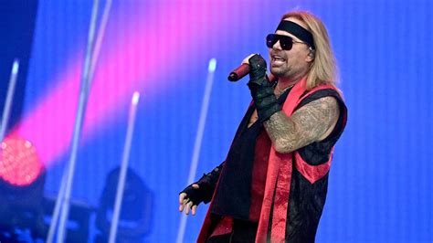 Motley crue vince neil - Sep 9, 2023 · The Kenny Bowman&nbsp;YouTube channel has uploaded video of MÖTLEY CRÜE singer Vince Neil's September 7 concert at Blue Ridge Rock Festival in Alton, Virginia. Check out the clip below. Neil's ... 